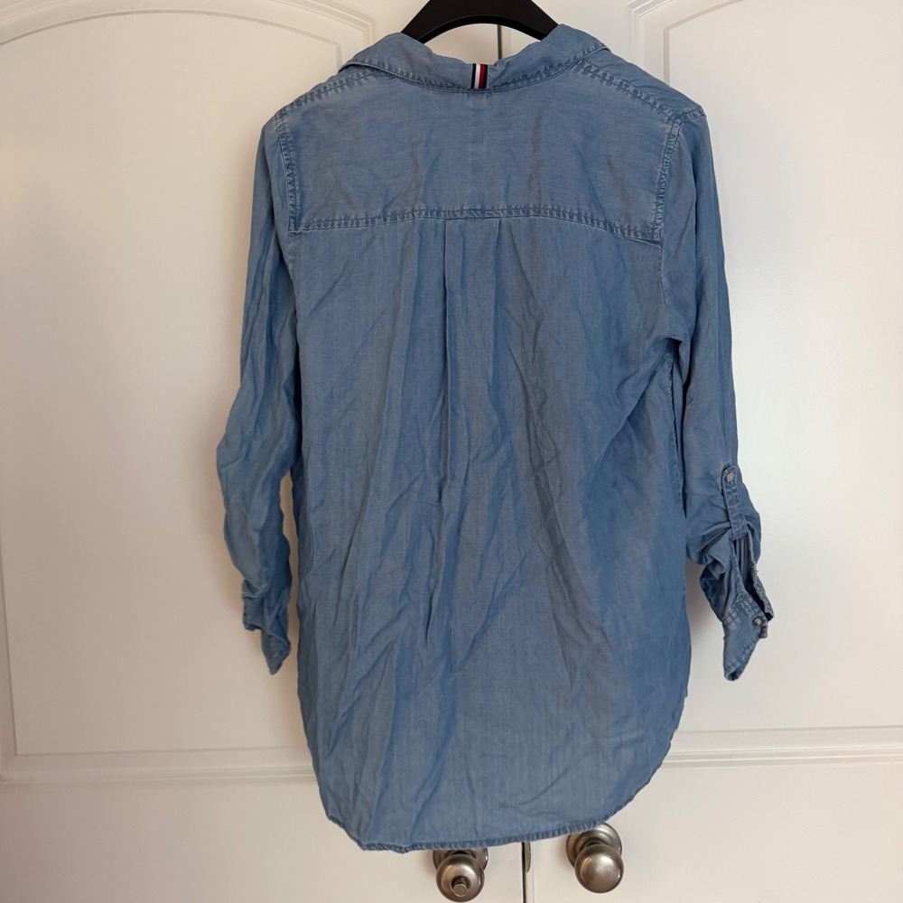 Tommy Hilfiger Womens Chambray Tunic Top Light Wash Blue Roll Tab Sleeve Size M - Picture 4 of 4